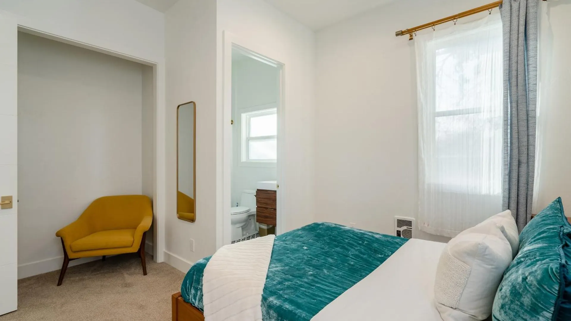 Holiday home Stay Portland - Heart Of Portland Midcentury Dream 95 Walkscore 3Br United States