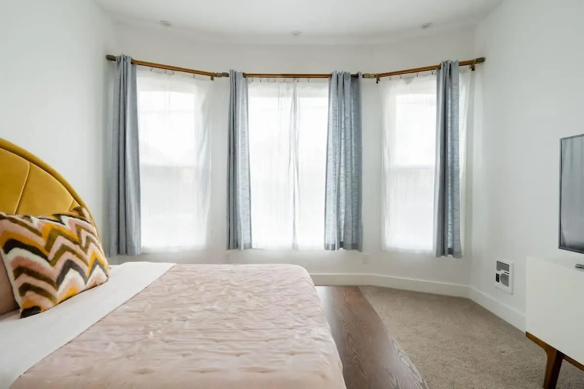 Holiday home Stay Portland - Heart Of Portland Midcentury Dream 95 Walkscore 3Br United States