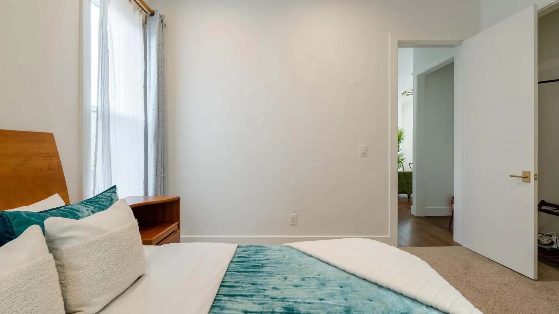Holiday home Stay Portland - Heart Of Portland Midcentury Dream 95 Walkscore 3Br