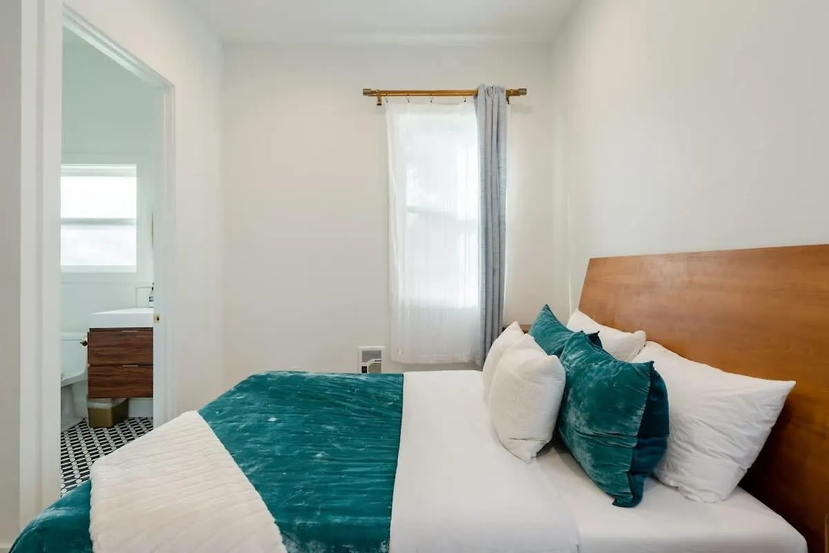 Holiday home Stay Portland - Heart Of Portland Midcentury Dream 95 Walkscore 3Br